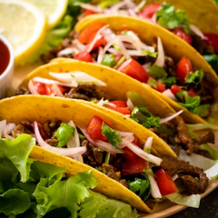 tacos-med-kott-och-gronsaker_1339-49143